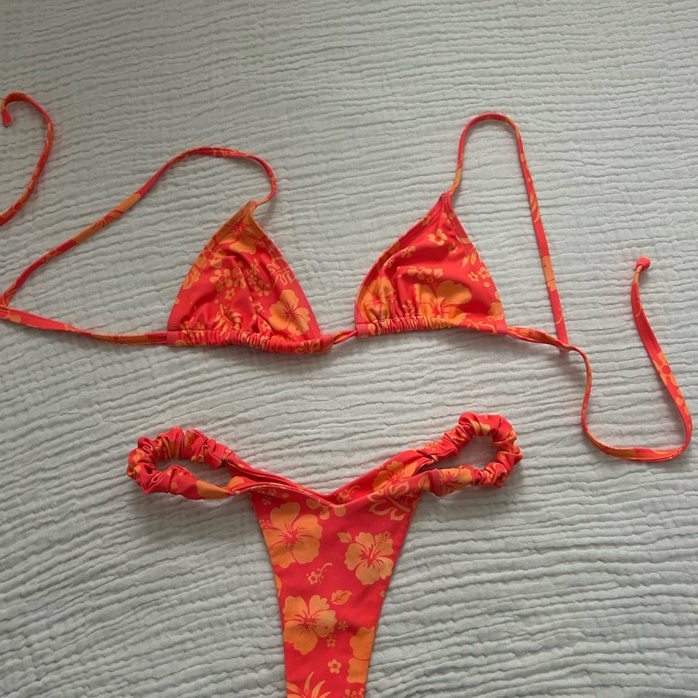 Kulani Kinis Lilo Bralette bikini top and retro Y thong